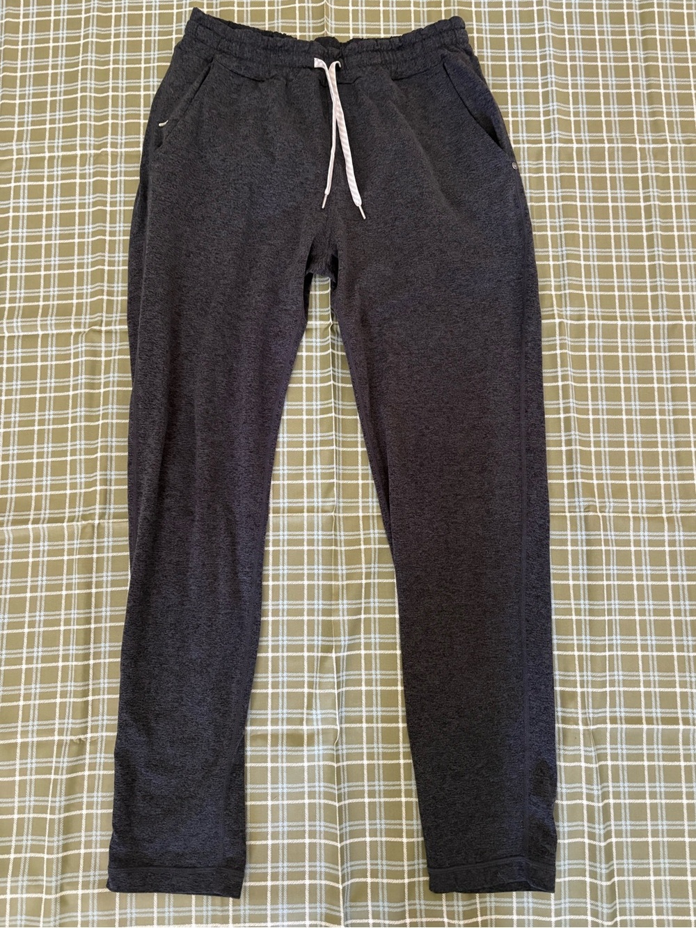 Vuori Men’s Ponto Performance Pants (in Charcoal Heather)-Medium